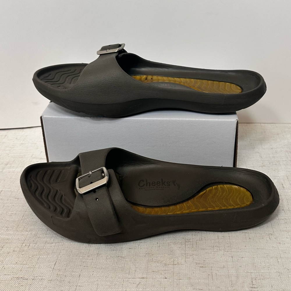 Tony Little Cheeks Shoes - Picture 2 of 8